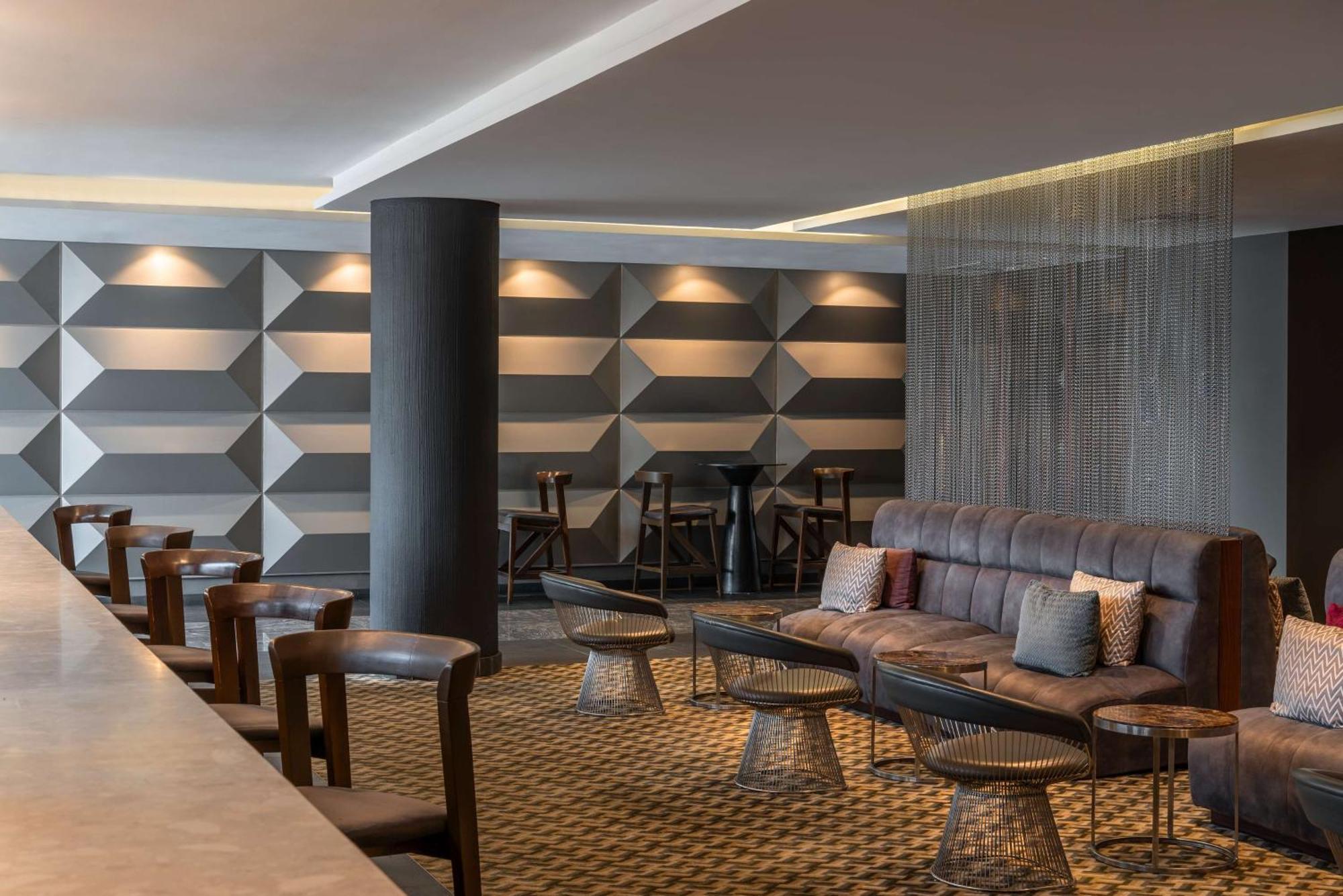 Radisson Blu Okoume Palace Hotel, リーブルヴィル エクステリア 写真