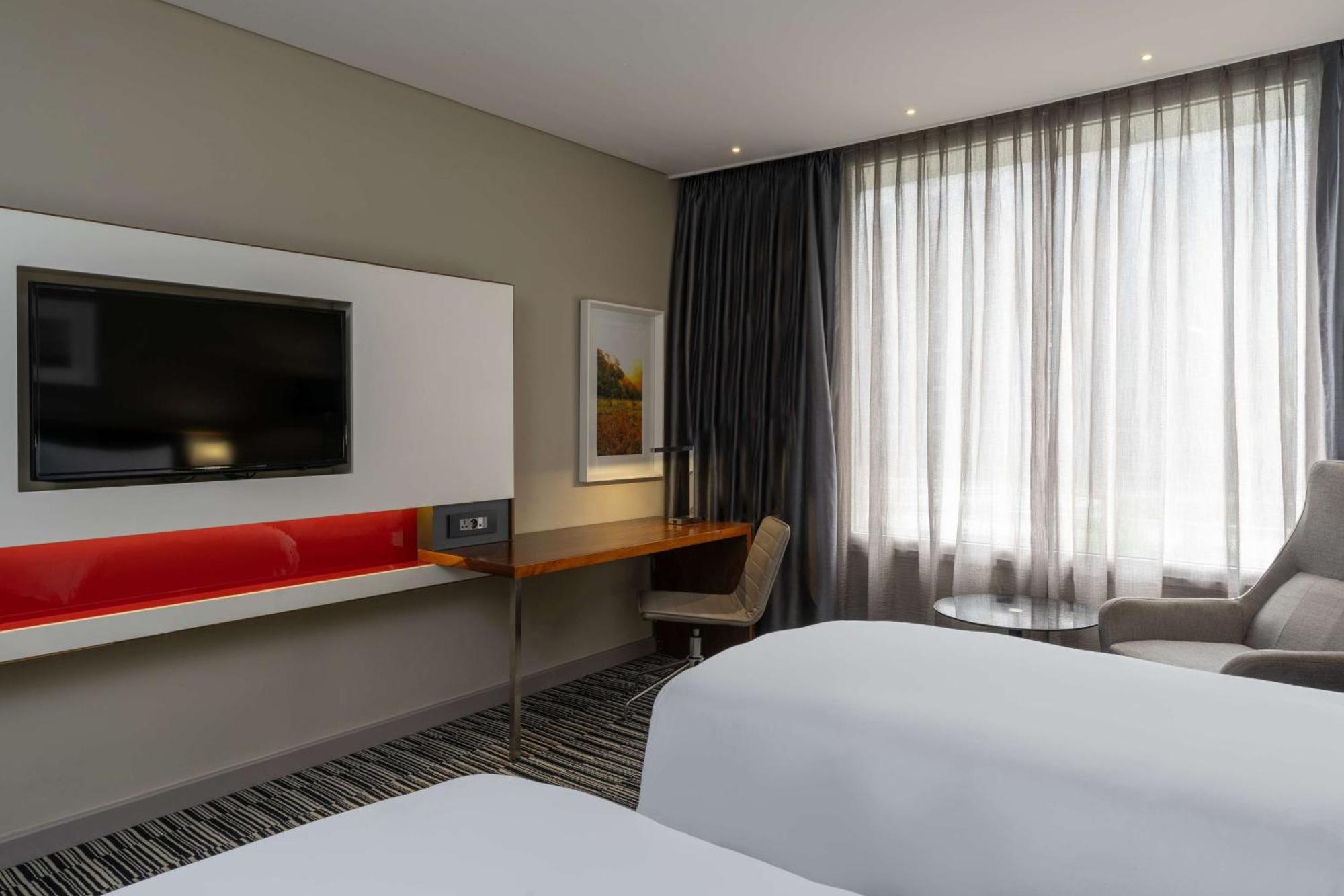 Radisson Blu Okoume Palace Hotel, リーブルヴィル エクステリア 写真