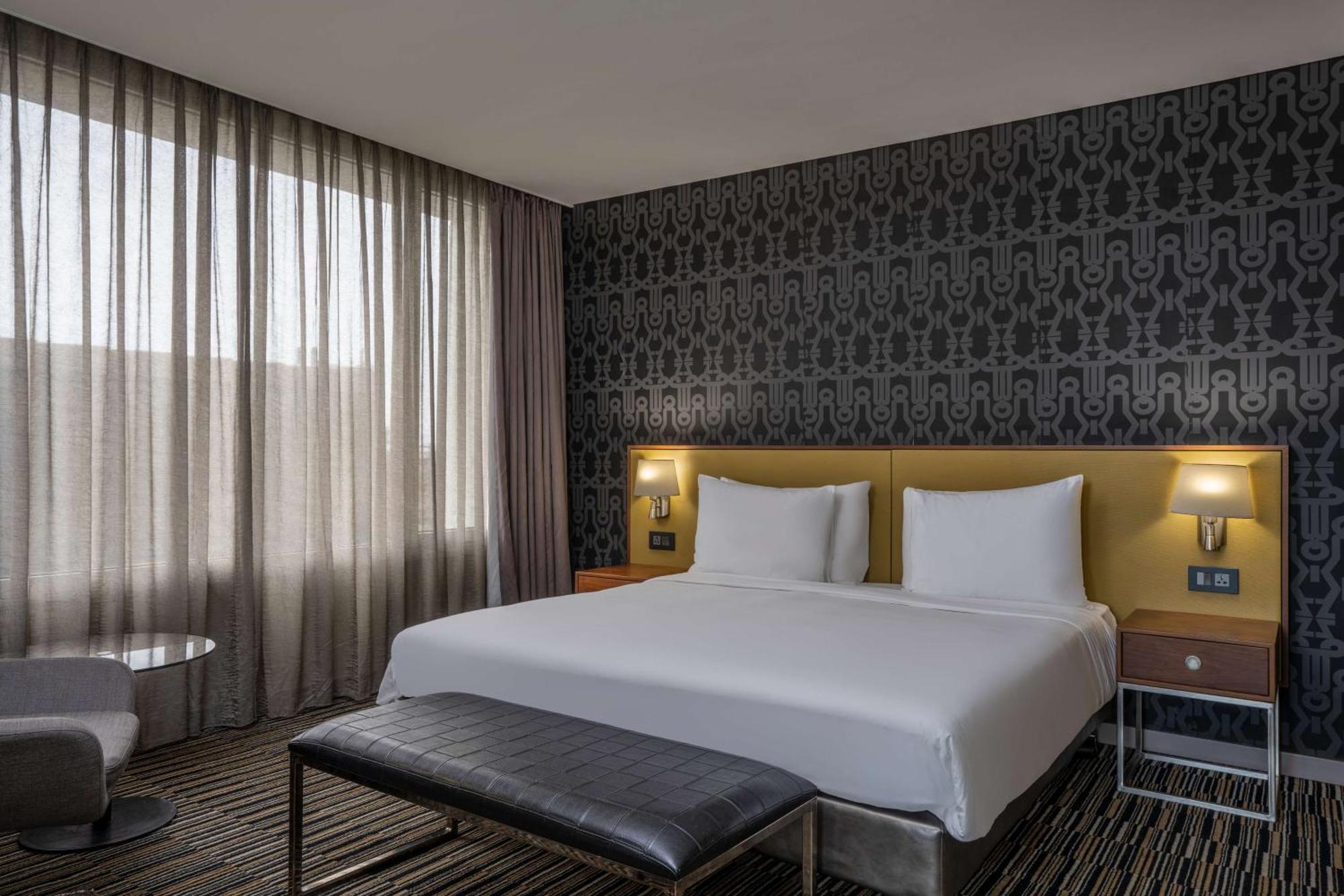 Radisson Blu Okoume Palace Hotel, リーブルヴィル エクステリア 写真