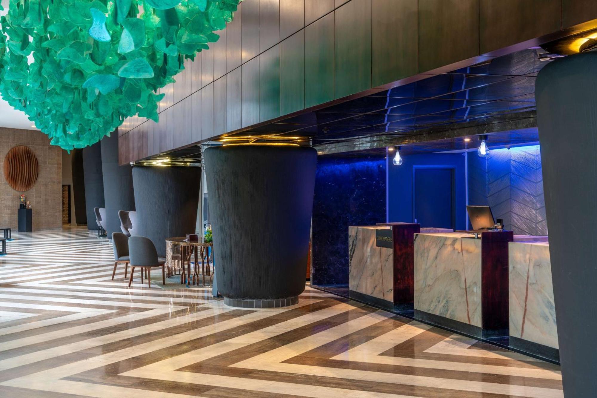 Radisson Blu Okoume Palace Hotel, リーブルヴィル エクステリア 写真