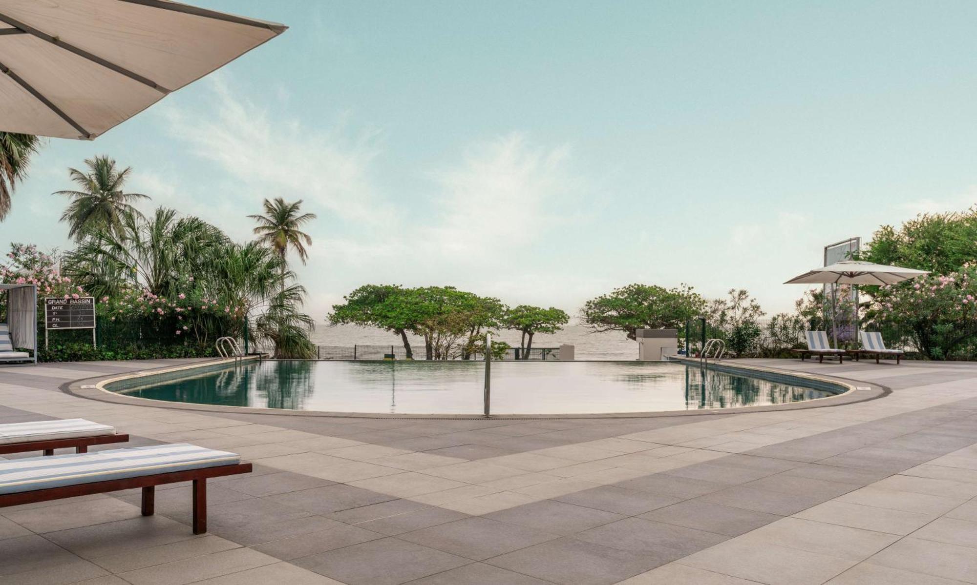 Radisson Blu Okoume Palace Hotel, リーブルヴィル エクステリア 写真