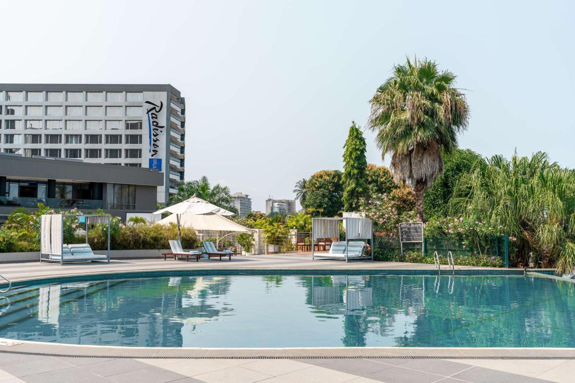 Radisson Blu Okoume Palace Hotel, リーブルヴィル エクステリア 写真