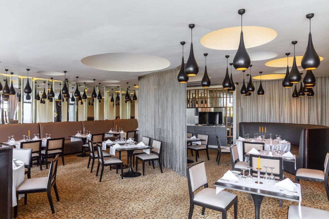 Radisson Blu Okoume Palace Hotel, リーブルヴィル エクステリア 写真